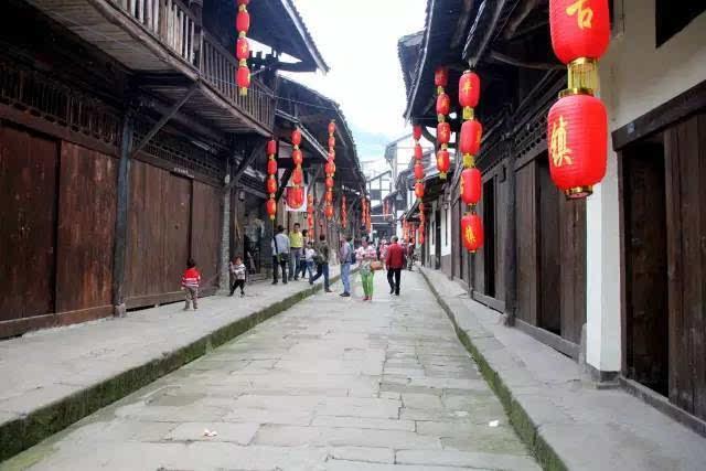 魏文帝抛弃自己的糟糠之妻，另娶她人，最后一道圣旨赐死发妻